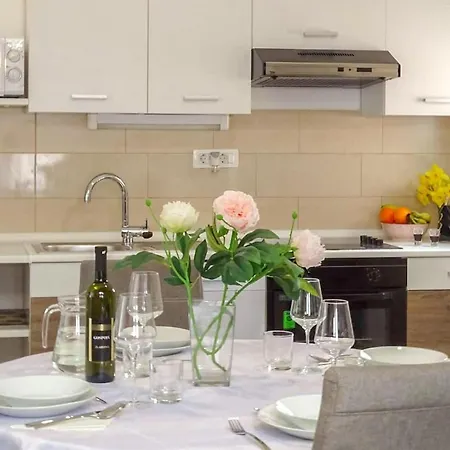 2 Bedroom Awesome In Apartment Zadar