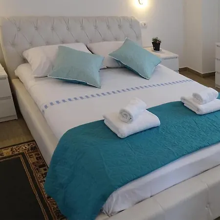 2 Bedroom Lovely In *