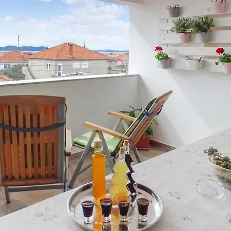 2 Bedroom Lovely In