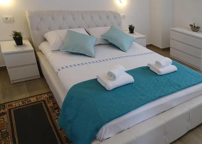2 Bedroom Awesome In *