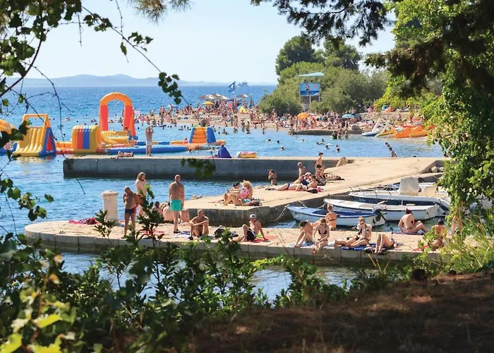 2 Bedroom Awesome In Appartement Zadar